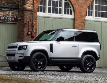 Land Rover Defender 90 P300 SE Urban Pack [UK-spec] '2020–pr.