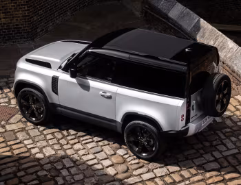 Land Rover Defender 90 P300 SE Urban Pack [UK-spec] '2020–pr.