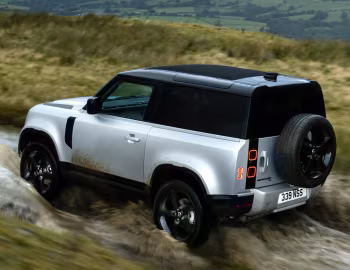 Land Rover Defender 90 P300 SE Urban Pack [UK-spec] '2020–pr.