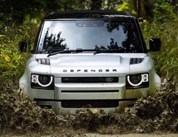 Land Rover Defender 90 P300 SE Urban Pack [UK-spec] '2020–pr.