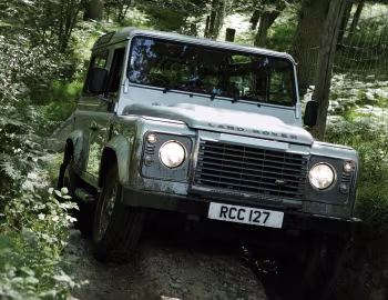 Land Rover Defender 90 Station Wagon [UK-spec] '2006–16