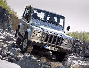 2003–06 Land Rover Defender 90 Station Wagon [LHD] '2002–06