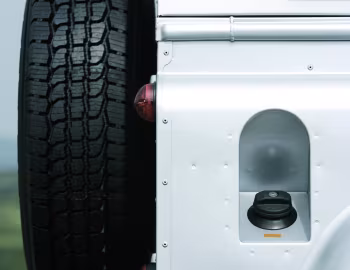 Land Rover Defender 90 Station Wagon [UK-spec] '2006–16