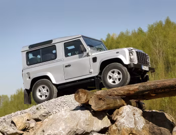 2003–06 Land Rover Defender 90 Station Wagon [LHD] '2002–06