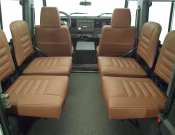 Interior 2003–06 Land Rover Defender 90 Station Wagon [LHD] '2002–06