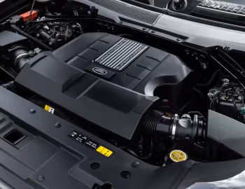 Sob o capô Land Rover Defender 90 V8 "Carpathian Edition" [UK-spec] '2021–pr.