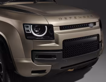 Defender OCTA [UK-spec] (110) '2024–25