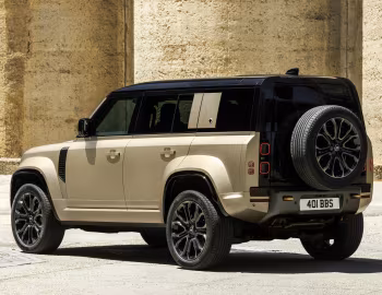 Defender OCTA [UK-spec] (110) '2024–25