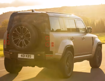 Defender OCTA [UK-spec] (110) '2024–25