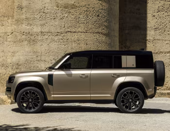 Defender OCTA [UK-spec] (110) '2024–25