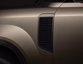 Defender OCTA [UK-spec] (110) '2024–25