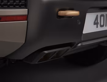Defender OCTA [UK-spec] (110) '2024–25