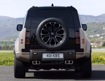 Defender OCTA [UK-spec] (110) '2024–25