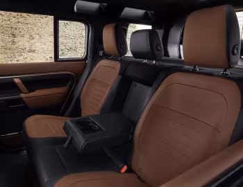 Interior Defender OCTA [UK-spec] (110) '2024–25