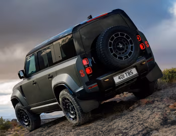 Defender OCTA "Edition One" [UK-spec] (110) '2024–25