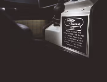 Interior Land Rover Defender Works 90 V8 "Islay Edition" '2023
