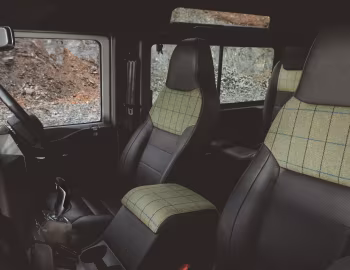 Interior Land Rover Defender Works 90 V8 "Islay Edition" '2023