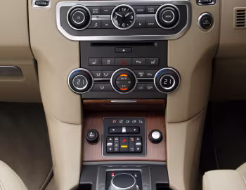 Interior Land Rover Discovery 4 SDV6 HSE [UK-spec] (L319) '2009–13