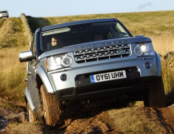 Land Rover Discovery 4 SDV6 HSE [UK-spec] (L319) '2009–13