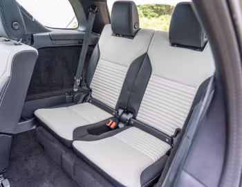 Interior Land Rover Discovery D250 R-Dynamic SE [Taiwan] (L462) '2022–pr.