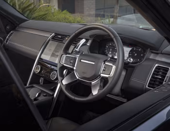 Interior Land Rover Discovery D300 R-Dynamic SE [Australia] (L462) '2021–pr.