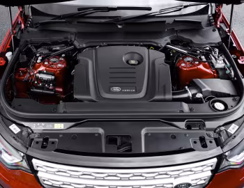 Sob o capô Land Rover Discovery HSE [UK-spec] (L462) '2017–20
