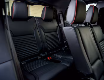 Interior Land Rover Discovery HSE Sd6 Dynamic Design Pack [UK-spec] (L462) '2017–20