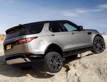 2017–20 Land Rover Discovery HSE Si6 Dynamic Design Pack [North America] (L462) '2017–20