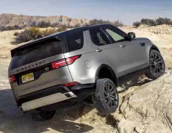 2017–20 Land Rover Discovery HSE Si6 Dynamic Design Pack [North America] (L462) '2017–20
