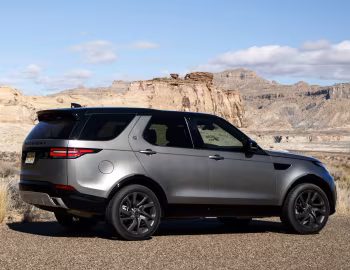 2017–20 Land Rover Discovery HSE Si6 Dynamic Design Pack [North America] (L462) '2017–20