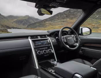 Interior Land Rover Discovery HSE Td6 [UK-spec] (L462) '2017–20