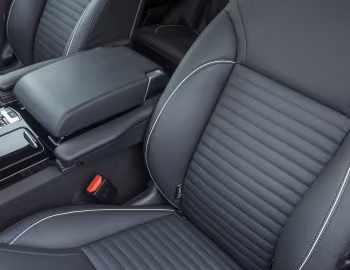 Interior Land Rover Discovery HSE Td6 [UK-spec] (L462) '2017–20