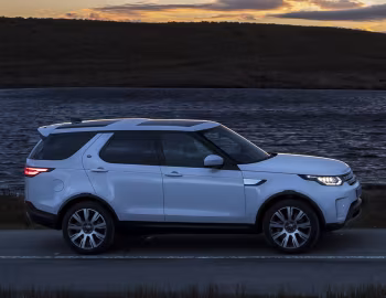 Land Rover Discovery HSE Td6 [UK-spec] (L462) '2017–20