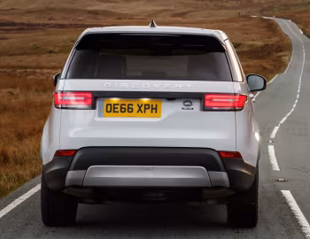 Land Rover Discovery HSE Td6 [UK-spec] (L462) '2017–20