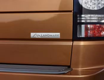 Land Rover Discovery "Landmark" [Worldwide] (L319) '2015–16