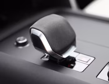 Interior Land Rover Discovery P300 R-Dynamic HSE [Taiwan] (L462) '2022–pr.