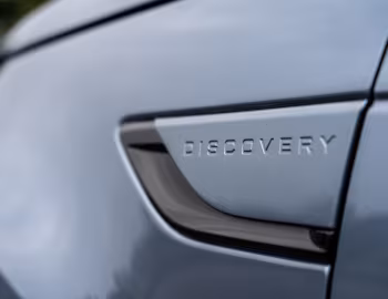 Land Rover Discovery P300 R-Dynamic HSE [Taiwan] (L462) '2022–pr.