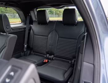 Interior Land Rover Discovery P300 R-Dynamic HSE [Taiwan] (L462) '2022–pr.