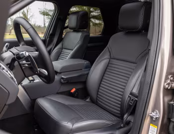 Interior 2021–pr. Land Rover Discovery P360 R-Dynamic [North America] (L462) '2021–pr.