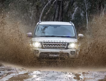 Land Rover Discovery SDV6 HSE [Australia] (L319) '2014–16