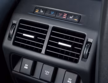 Interior Land Rover Discovery Sport D180 HSE R-Dynamic [Worldwide] (L550) '2019–pr.