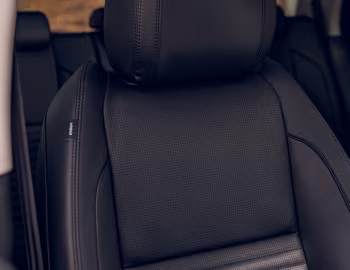 Interior Land Rover Discovery Sport D180 SE [UK-spec] (L550) '2019–pr.