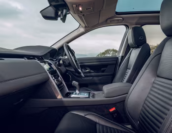 Interior Land Rover Discovery Sport D180 SE [UK-spec] (L550) '2019–pr.