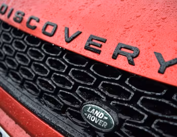 Land Rover Discovery Sport HSE Si4 Dynamic Lux [UK-spec] (L550) '2017–19