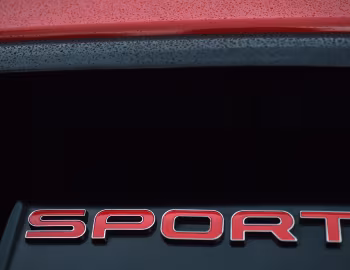 Land Rover Discovery Sport HSE Si4 Dynamic Lux [UK-spec] (L550) '2017–19