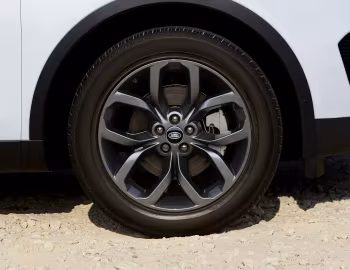 Land Rover Discovery Sport "Landmark" [Worldwide] (L550) '2018–19