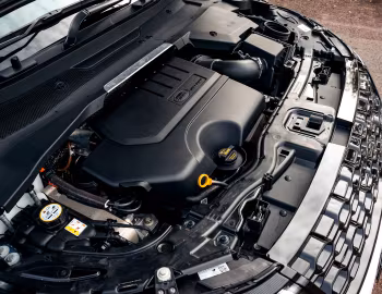 Sob o capô Land Rover Discovery Sport P200 S R-Dynamic [Australia] '2021–pr.