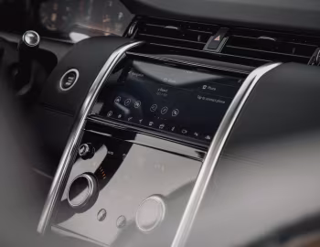 Interior 2020–pr. Land Rover Discovery Sport P250 SE [North America] (L550) '2019–pr.