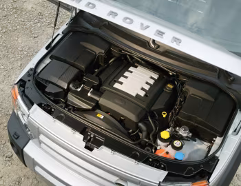 Sob o capô 2005–08 Land Rover LR3 [North America] '2004–08