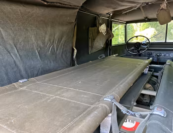 Interior 1953 Land Rover-Minerva Ambulance [Belgium] (3613)